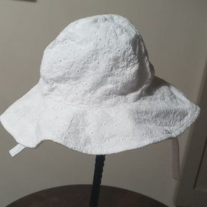 CAT& JACK BABY GIRLS WHITE COTTON EYELET SUN HAT SZ 6-12 M